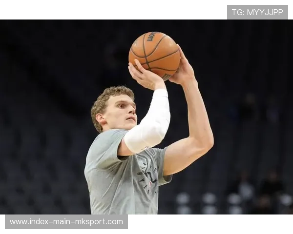 湖人队向总冠军发起冲击，湖人队向总冠军发起冲击的球员